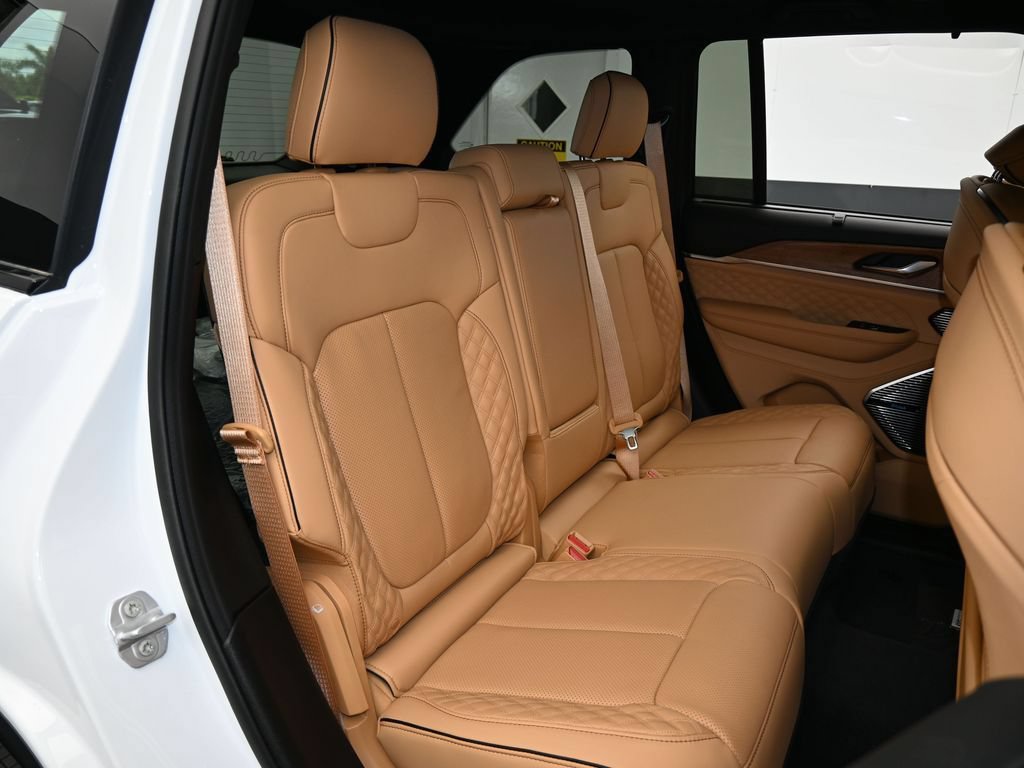 New 2025 Jeep Grand Cherokee Summit AWD/4WD image 45