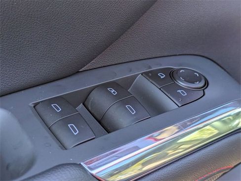 New 2026 Chevrolet Traverse Z71 w/ Enhanced Driving Package image 9