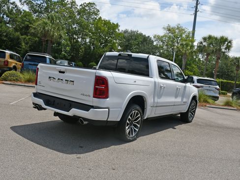 Used 2025 RAM 1500 Limited AWD/4WD image 3