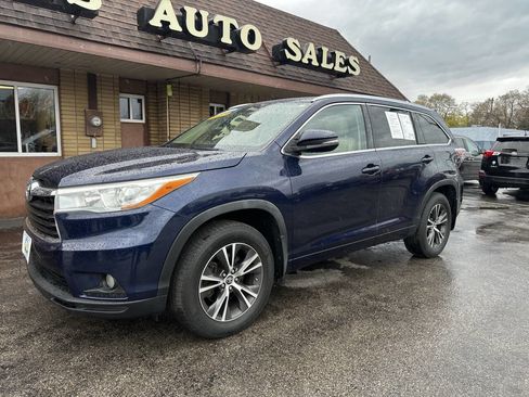 Used 2016 Toyota Highlander XLE AWD/4WD image 4