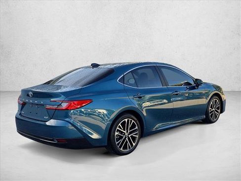 Used 2026 Toyota Camry XLE FWD image 5