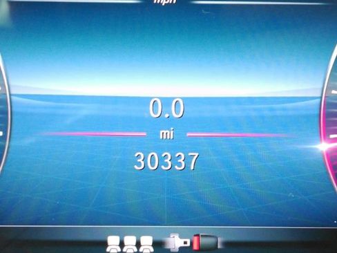 Used 2025 Mercedes-Benz CLA 250 4MATIC image 41