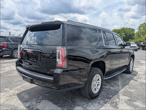 Used 2019 GMC Yukon XL SLT RWD image 4