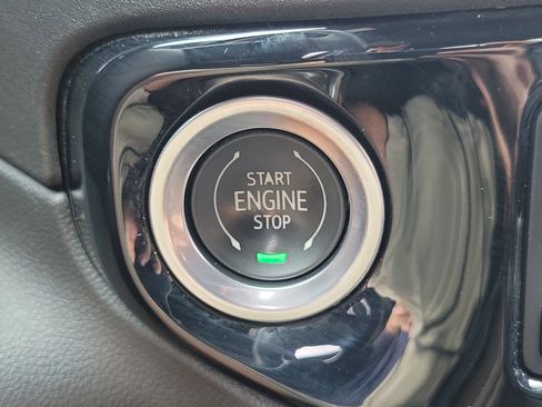 Used 2023 Chevrolet Silverado 1500 High Country w/ Technology Package image 31