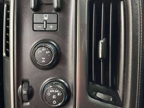 Used 2015 Chevrolet Silverado 2500 LTZ AWD/4WD image 25