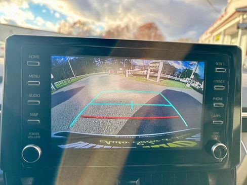 Used 2020 Toyota Corolla LE image 20