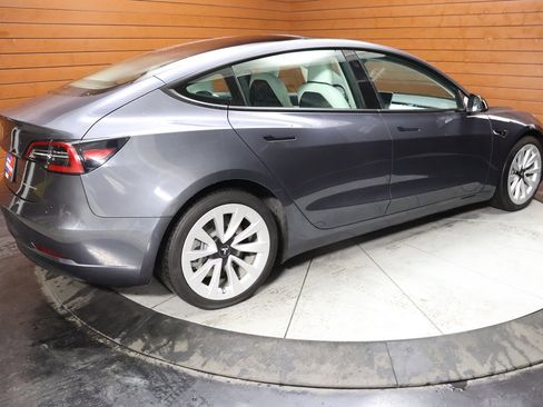 Used 2022 Tesla Model 3 image 16