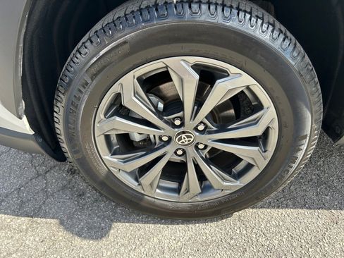 Used 2022 Toyota RAV4 Limited image 27