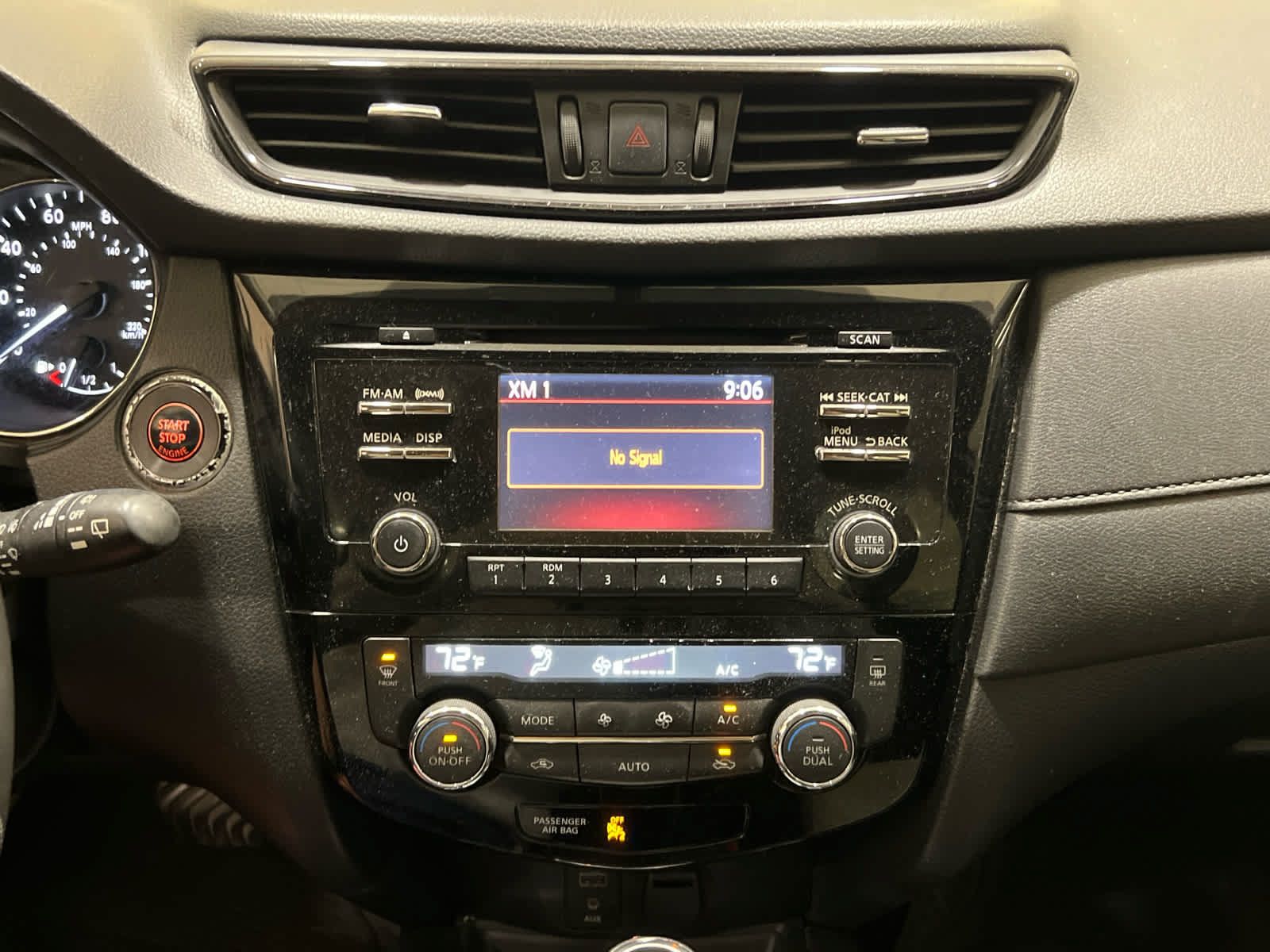 Used 2017 Nissan Rogue SV FWD image 19
