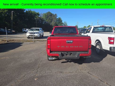 Used 2025 Toyota Tacoma Limited AWD/4WD image 6