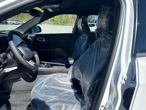 New 2026 Jeep Compass Limited image 9