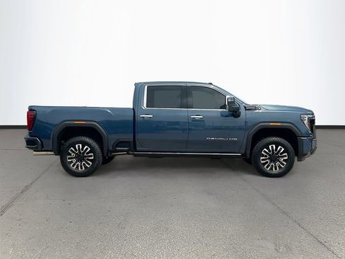 New 2026 GMC Sierra 2500 Denali Ultimate AWD/4WD image 3
