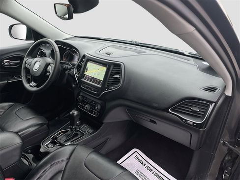 Used 2023 Jeep Cherokee Altitude Lux image 28