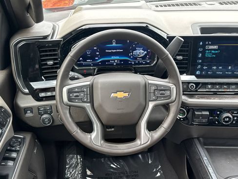 Used 2025 Chevrolet Silverado 2500 LTZ w/ LTZ Premium Package AWD/4WD image 23