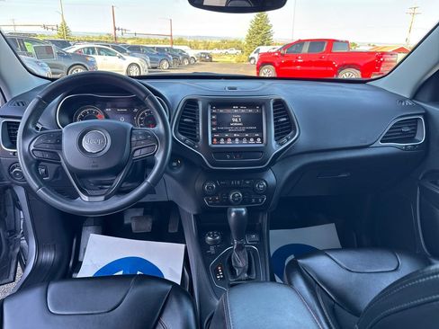 Used 2020 Jeep Cherokee Trailhawk AWD/4WD image 14