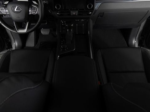 Used 2024 Lexus GX 550 w/ Accessory Package (2T) image 41