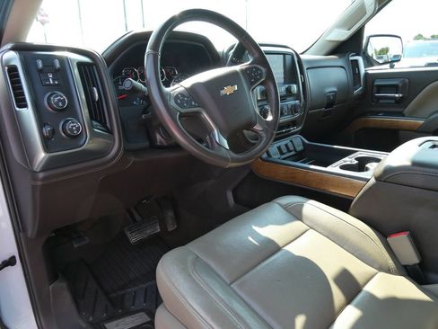 Used 2018 Chevrolet Silverado 1500 LTZ w/ High Desert Package AWD/4WD image 22