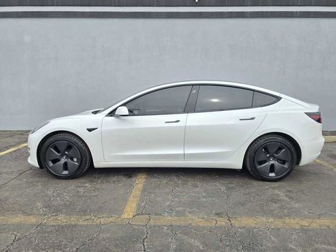 Used 2021 Tesla Model 3 Standard Range Plus image 11