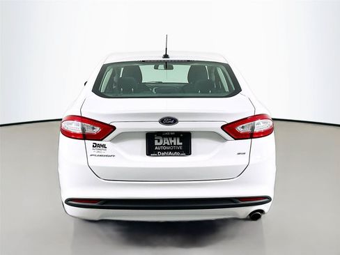 Used 2015 Ford Fusion SE FWD image 12