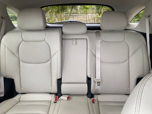 New 2026 Genesis GV70 2.5T Select AWD/4WD image 18
