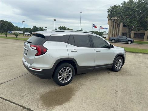 Used 2022 GMC Terrain SLT FWD image 4