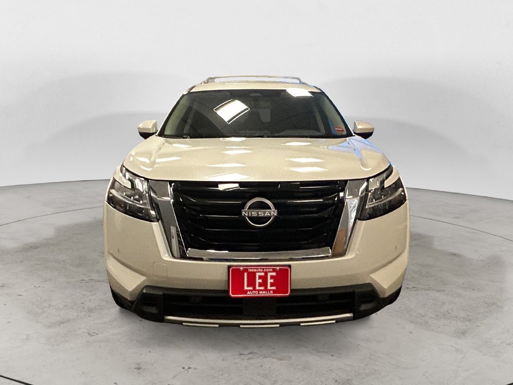 Used 2024 Nissan Pathfinder SL AWD/4WD image 9