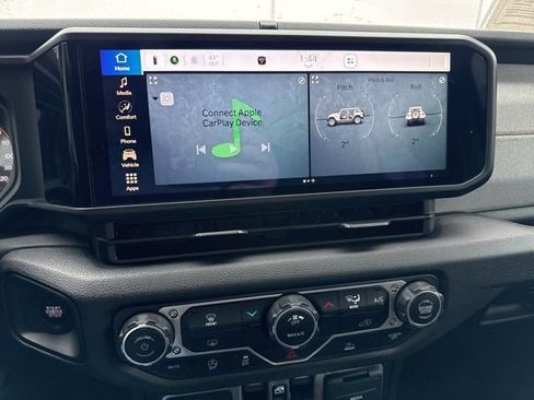 Used 2025 Jeep Wrangler Sport image 4