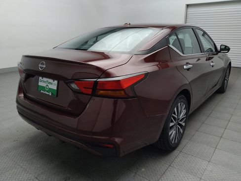 Used 2025 Nissan Altima 2.5 SV FWD image 9
