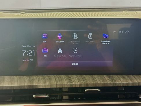 Used 2024 Kia Telluride EX w/ EX Captain's Chair Package image 13