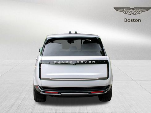 Used 2025 Land Rover Range Rover SE AWD/4WD image 4
