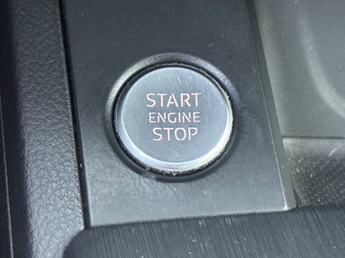 Used 2017 Audi A4 2.0T Premium Plus w/ Premium Plus Package image 5