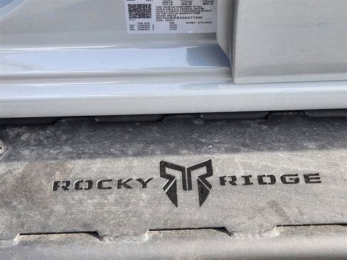 Used 2025 GMC Sierra 1500 AT4 w/ AT4 Premium Package image 20