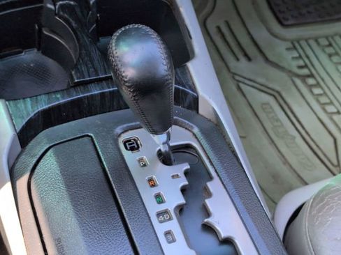 Used 2006 Toyota 4Runner Limited image 16