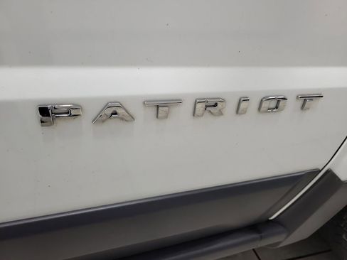 Used 2017 Jeep Patriot High Altitude FWD image 18
