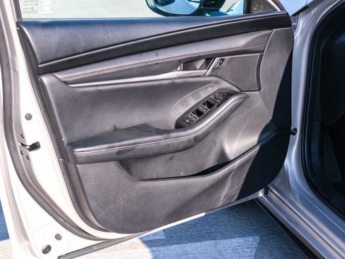 Used 2024 MAZDA MAZDA3 s FWD image 23