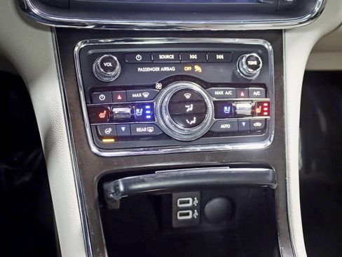 Used 2020 Lincoln Continental Reserve image 26