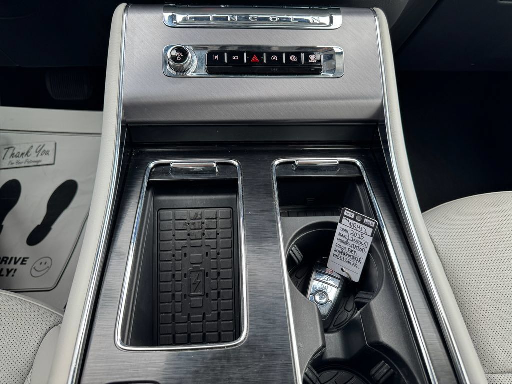 Used 2025 Lincoln Aviator AWD w/ Equipment Group 101A image 33