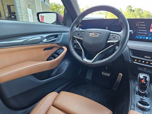 Used 2025 Cadillac CT5 Premium Luxury w/ Platinum Package AWD/4WD image 9