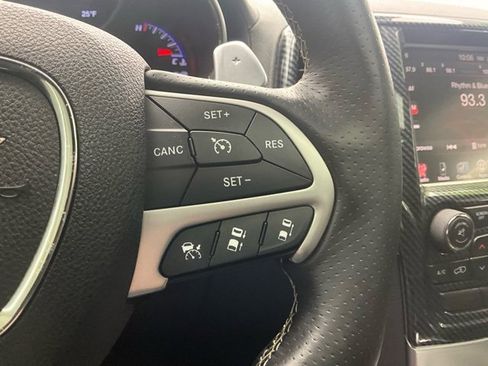 Used 2016 Jeep Grand Cherokee SRT image 19
