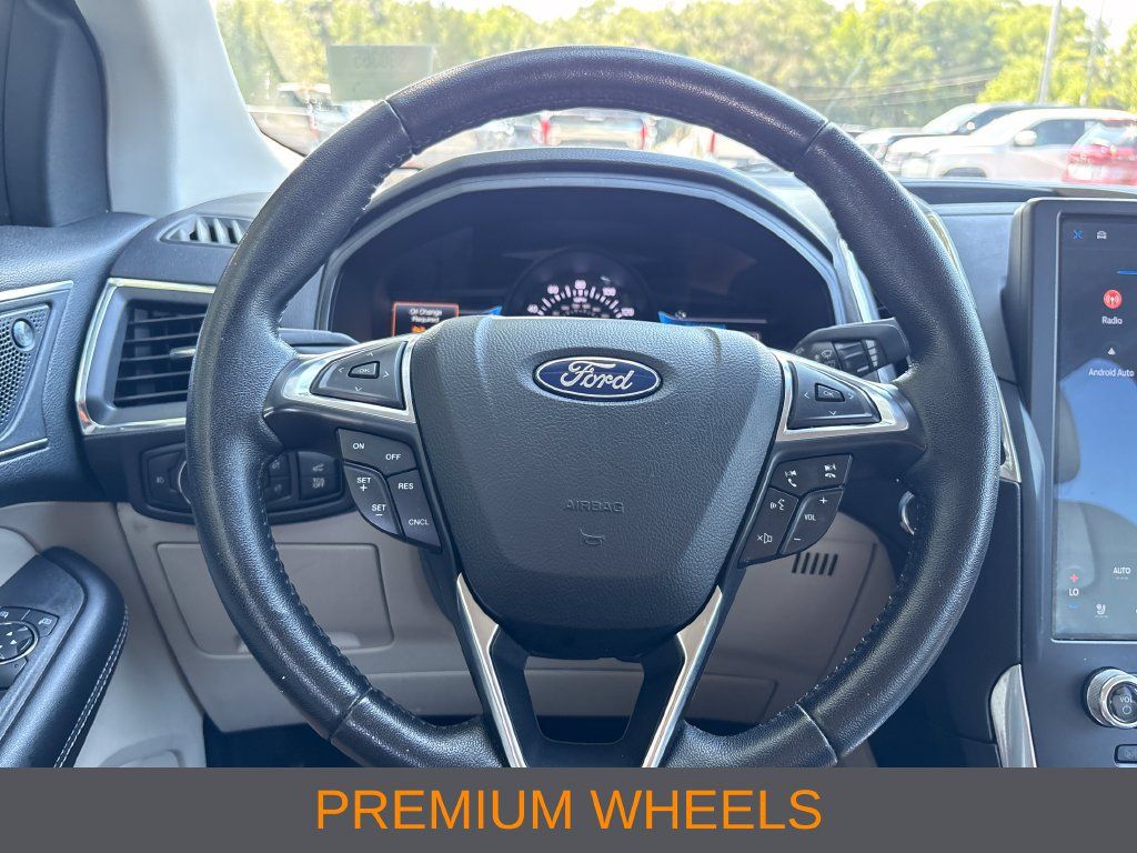 Used 2022 Ford Edge Titanium AWD/4WD image 14