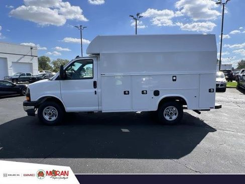New 2025 GMC Savana 3500 w/ Power Convenience Package image 2