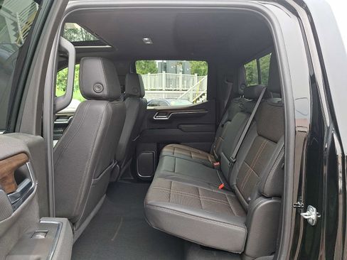 Used 2025 Chevrolet Silverado 1500 High Country w/ High Country Premium Package AWD/4WD image 10