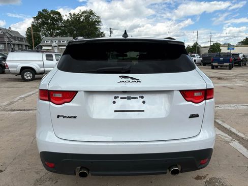 Used 2017 Jaguar F-PACE R-Sport image 7