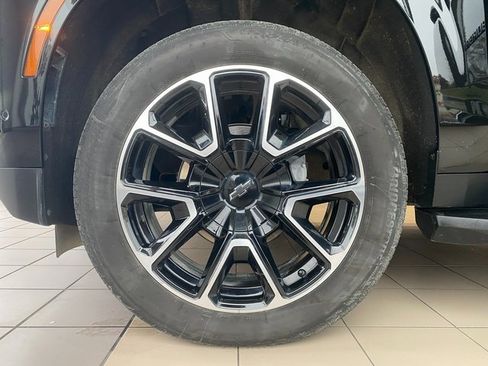 Used 2025 Chevrolet Suburban RST w/ Comfort Package image 25