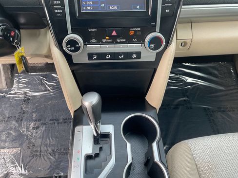 Used 2012 Toyota Camry LE image 20