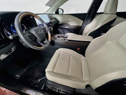 Used 2024 Lexus RX 350 FWD w/ Convenience Package image 15