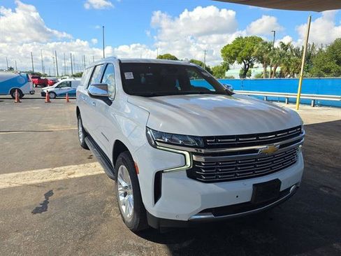 Used 2023 Chevrolet Suburban Premier image 2
