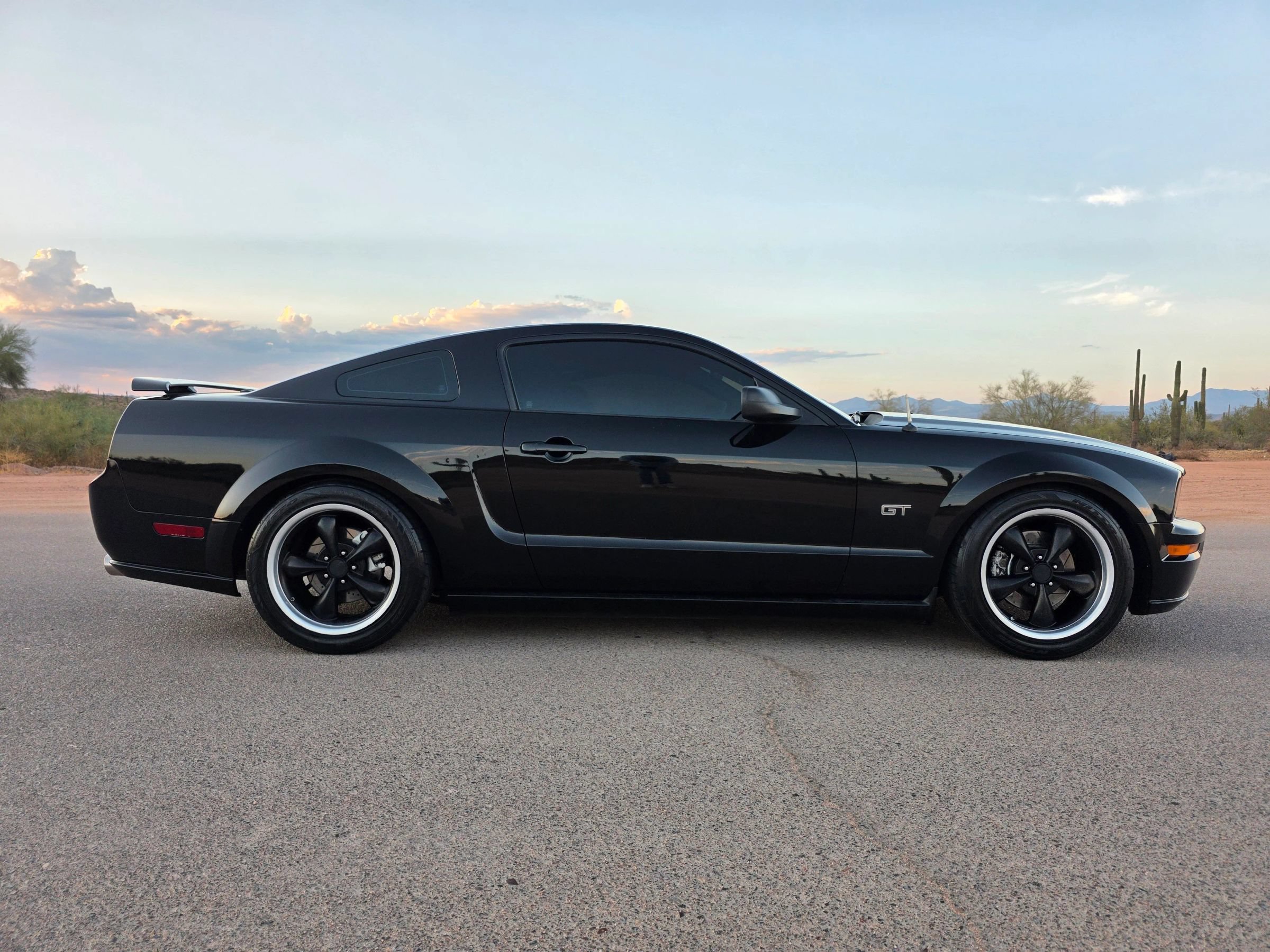Used 2008 Ford Mustang GT RWD image 6
