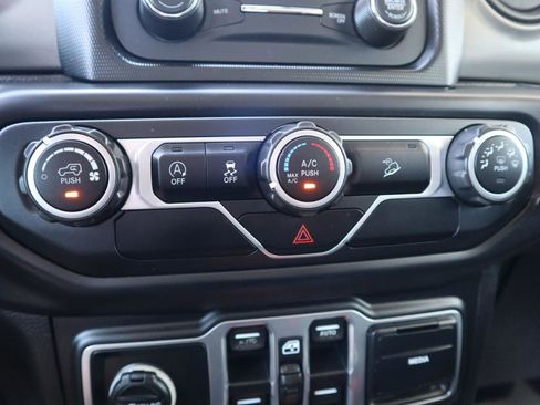 Used 2018 Jeep Wrangler Unlimited Sport S AWD/4WD image 65