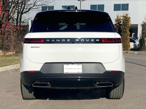 Used 2024 Land Rover Range Rover Sport SE AWD/4WD image 4